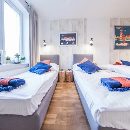 Summerwinter - Luxury Comfort Old Town Apartment, 2 Bedrooms & 2 Sofas Apartment