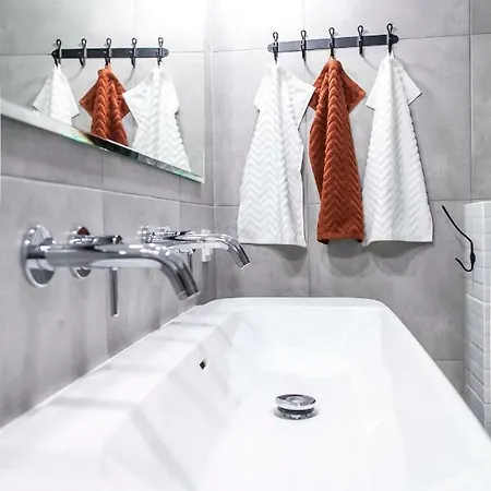 شقة Family Luxury Comfort Old Town Apartament, 1-8, 2 Sypialnie I Salon, Parking W Cenie, Summerwinter Brand *